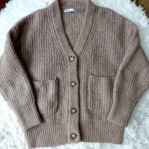 NWOT Zara oversized chunky knit cardigan with pockets